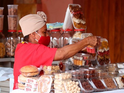 Vendedora de cocadas en Cartagena